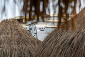 ZORA L&C BEACH HOME pe plaja